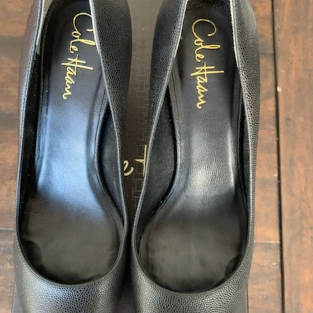 Cole Haan Violet Air Pump 60 Black Textured Women